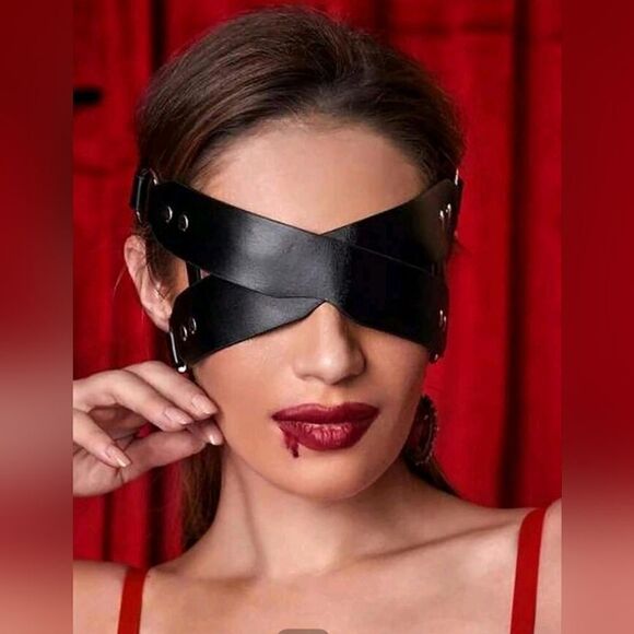 Sexy Role Playing Faux Leather Mask - Picture 1 of 3
